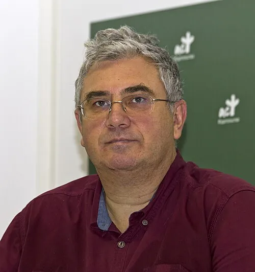 Роман Злотников